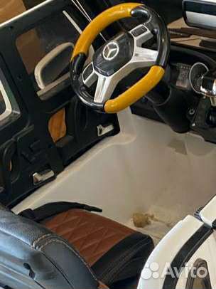 Детский двухместный электромобиль Mercedes-Benz