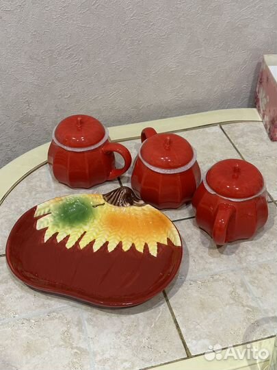 Набор посуды кружки и тарелка