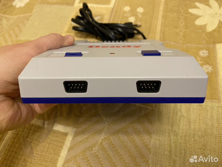 Игровая приставка Dendy