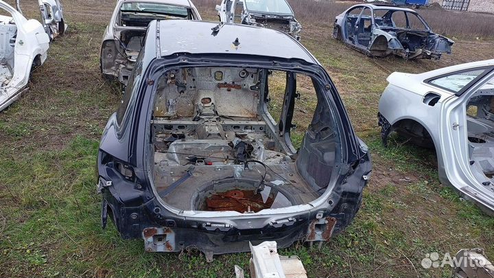 Мазда 3 BK задняя панель задка