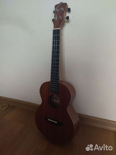 Укулеле тенор