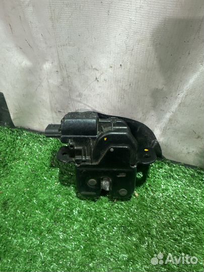 Замок крышки багажника LADA X-Ray