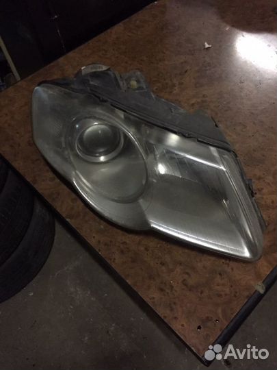 Фара передняя правая Фольсваген пассат Б6