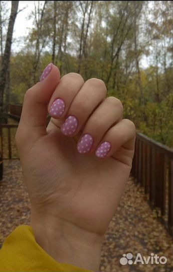 Маникюр с покрытием лаком