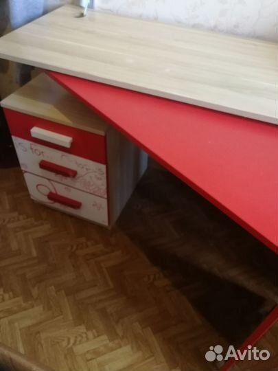 Компьютерный стол