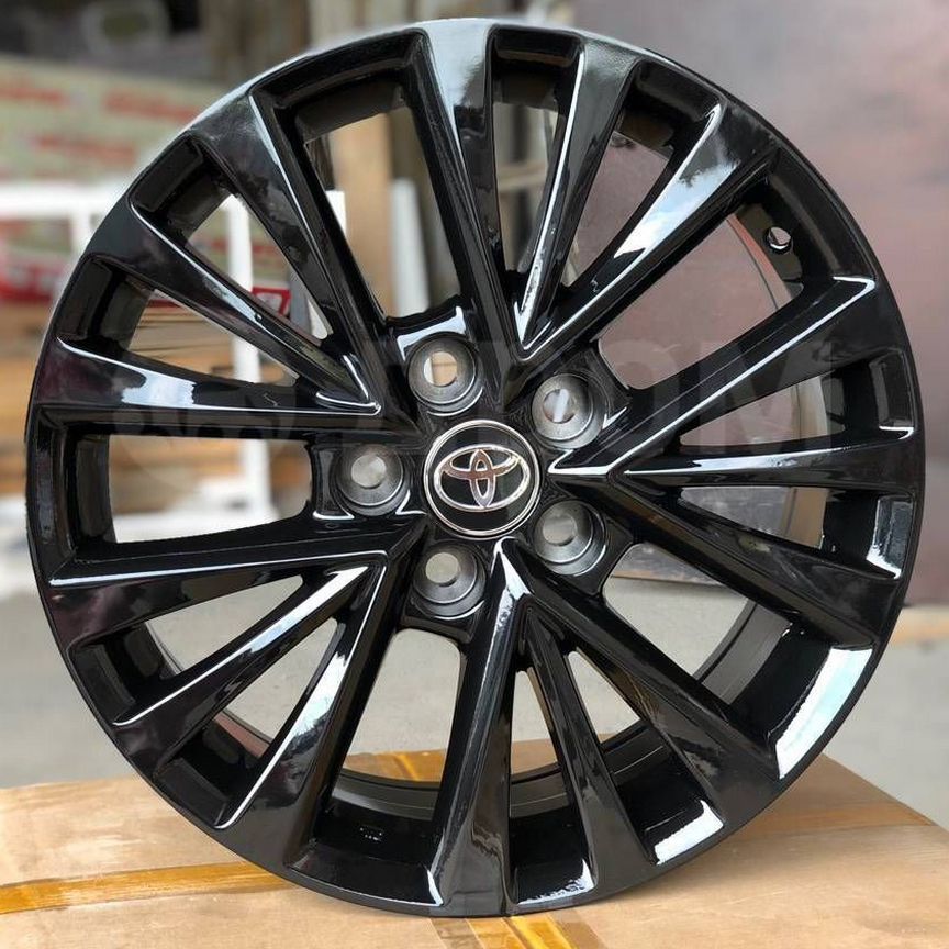 Диски литые Replica Toyota R18 5*114,3 черный