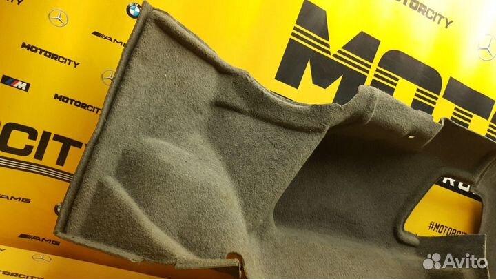 Обшивка багажника задняя Mercedes-Benz W124