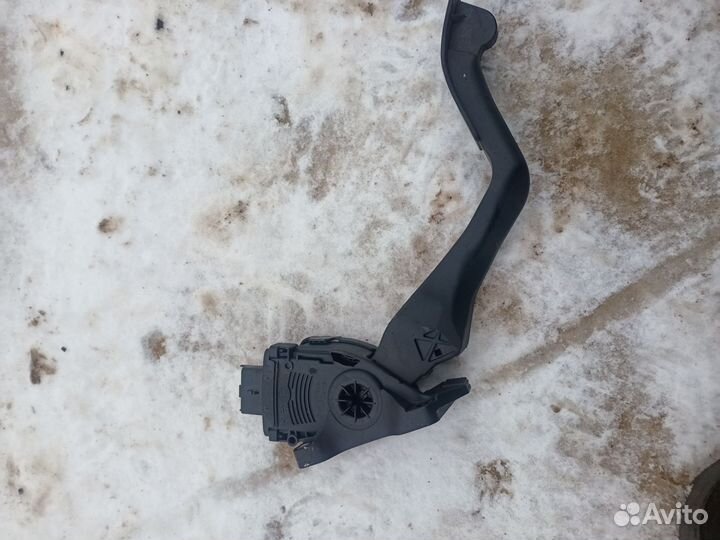 Педаль газа Peugeot Citroen 9671433680