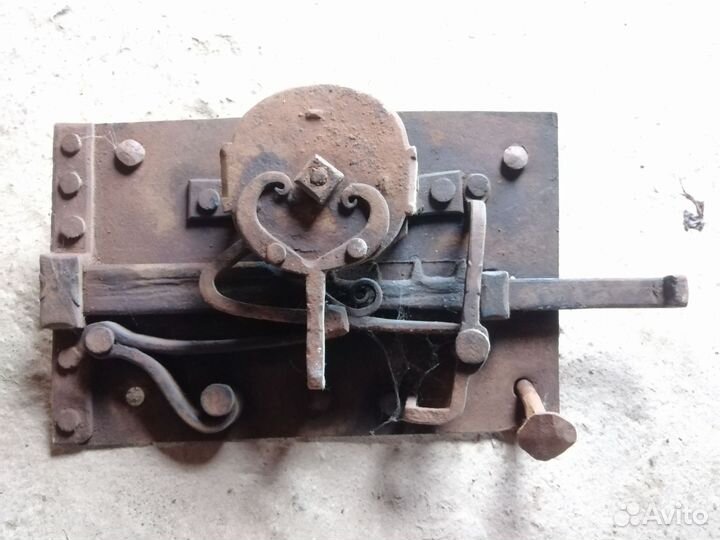 Замки старинные кованые