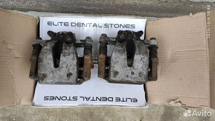 Суппорта задние Toyota Avensis T25