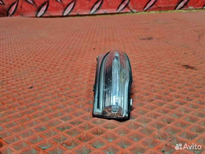 Повторитель поворотника правый Hyundai Santa Fe 4