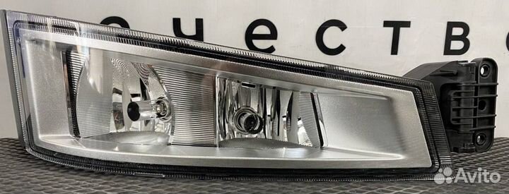 Фара противотуманная правая Volvo FH4 82140744