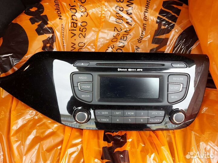 Штатная магнитола на Kia ceed