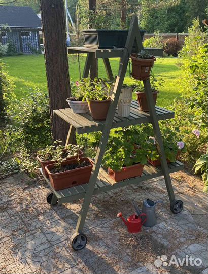 Садовый стеллаж