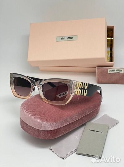 Солнцезащитные очки MIU MIU