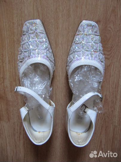 Туфли для девочки новые