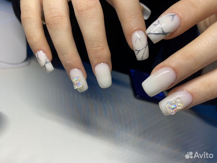 Наращивание ногтей, маникюр