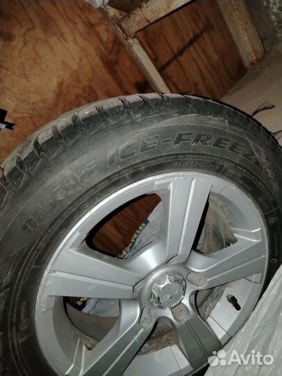 Toyo Observe Ice-Freezer 195/65 R15