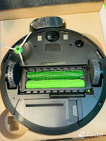 Новый Робот пылесос irobot roomba i3