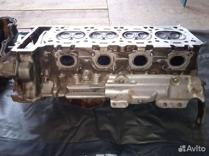 Головка двигателя левая и правая B M W 750li n 63