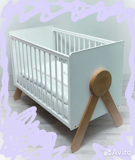 Кроватка и комод новые