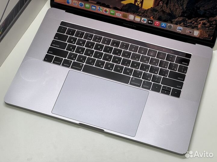 MacBook Pro 15 2018 i7 2.2 / 16gb / Radeon 4gb