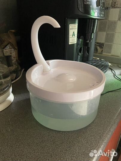 Поилка фонтан для домашних животных