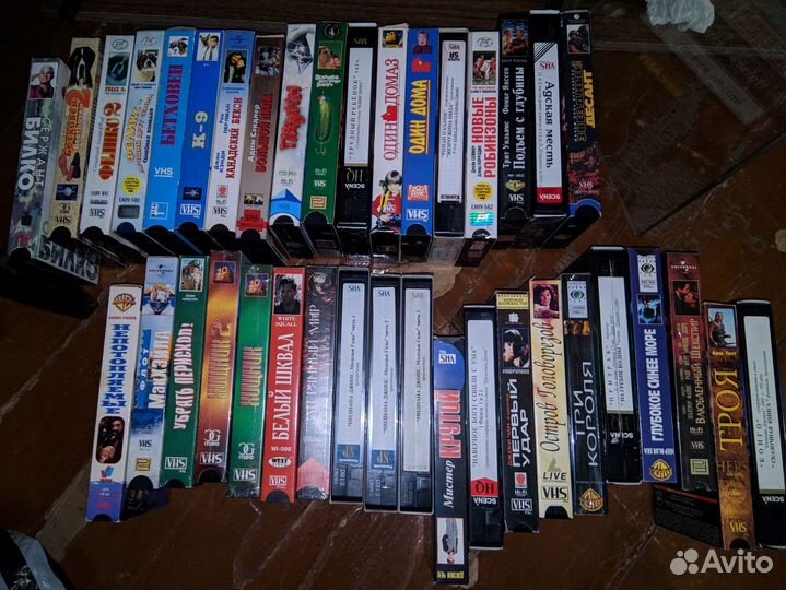 Видеокассеты с фильмами