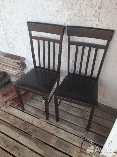 Кухонный стол и стулья