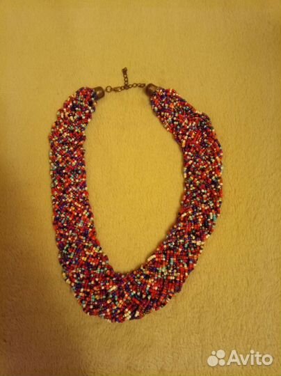 Ожерелье из бисера