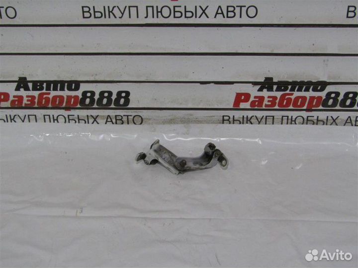 Петля двери передней левой Chevrolet Cruze седан