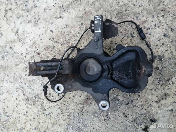 Поворотный Кулак Ступица Мерседес Спринтер 906