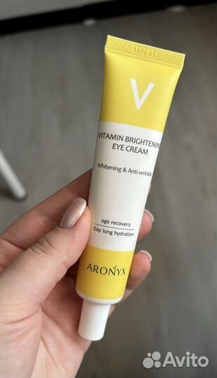Крем для кожи вокруг глаз Aronyx