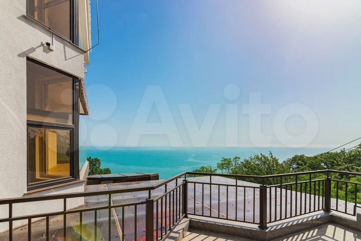 Коттедж 425 м² на участке 3 сот.