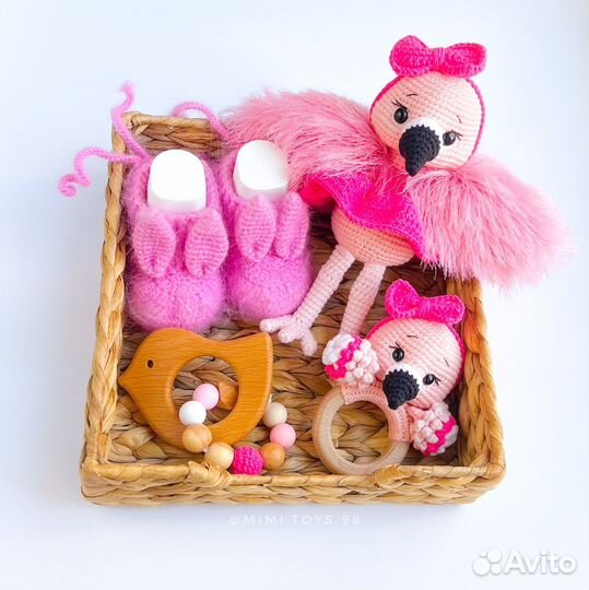 Вязаные игрушки ручной работы фламинго