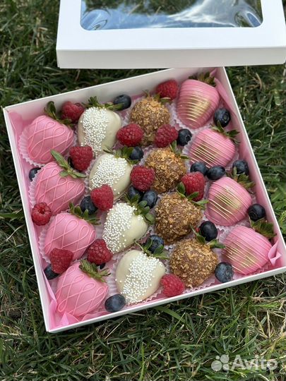 Клубника в шоколаде / свежие ягоды