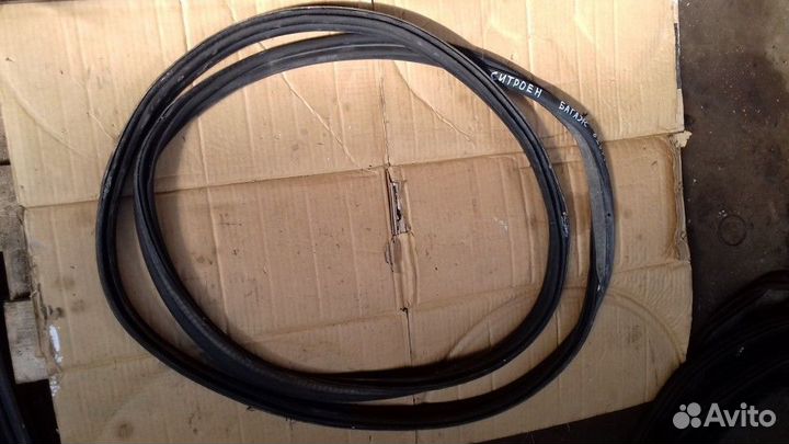 Уплотнитель багажника Citroen C4 2011