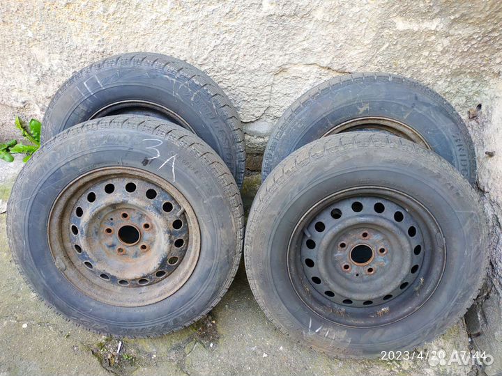 Bridgestone Blizzak Ice 205/70 R15 88S