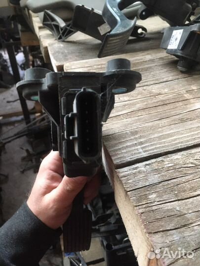 Педаль газа Митсубиси lancer x