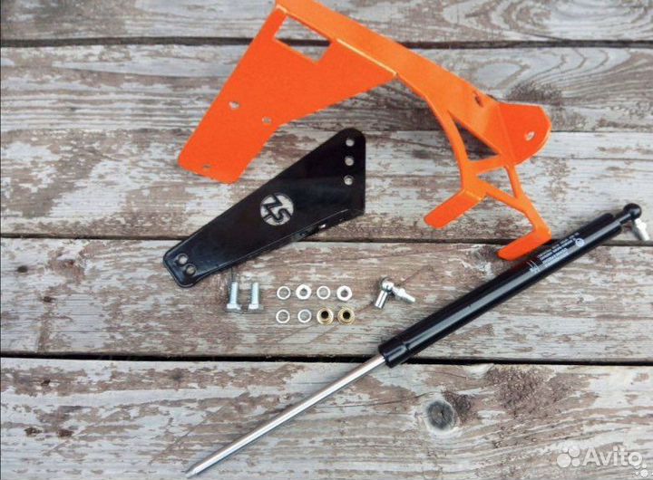 Упор (амортизатор) капота версии 1.3 (Ультра) Нива