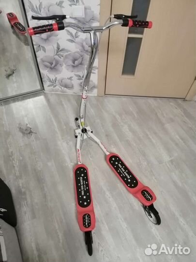 Самокат инерционный