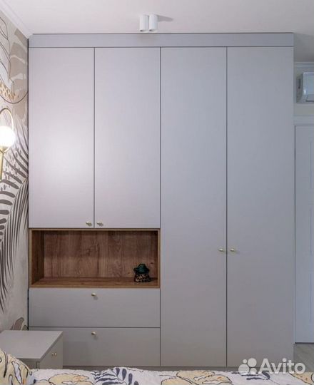 Шкаф распашной