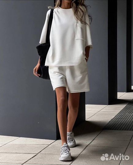 Костюм двойка спортивная футболка и шорты