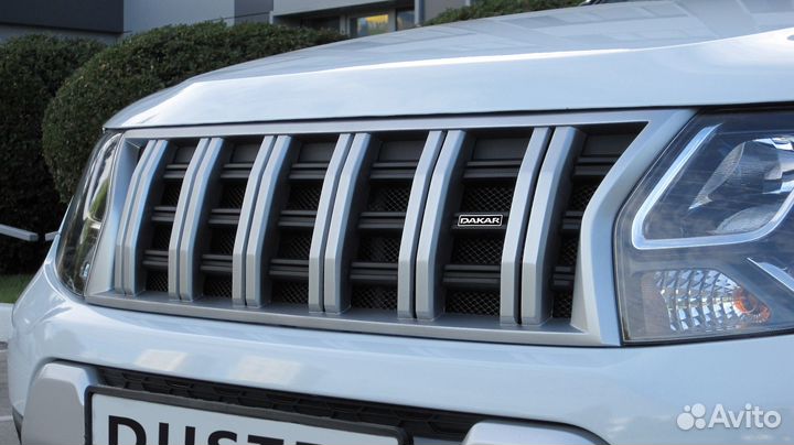 Решетка радиатора dakar на Renault Duster