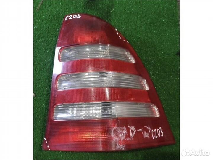 Фонарь задний правый Mercedes C W203 2003