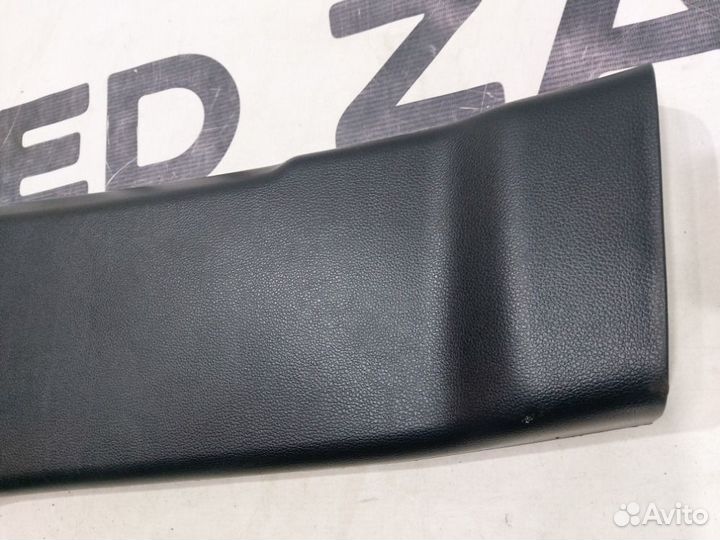 Накладка стойки левая Kia Sportage SL D4HA 2011