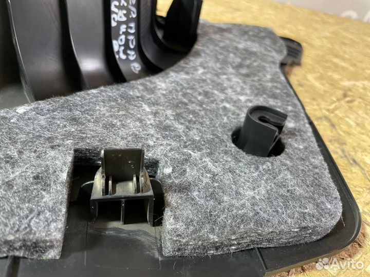 Накладка порогa передняя правая Ssangyong Action