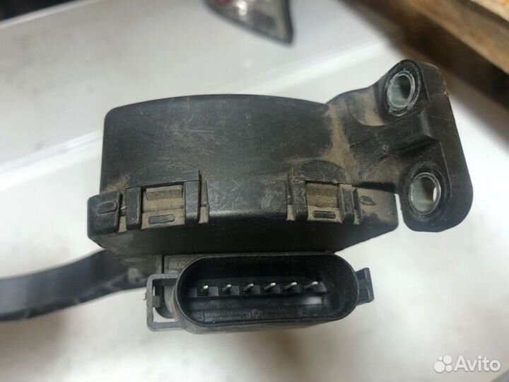 Педаль газа (электронная) Ford Mazda Volvo