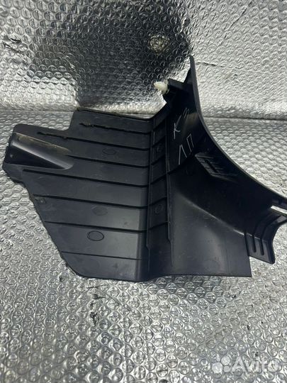 Накладка порога передняя левая Toyota Camry 70