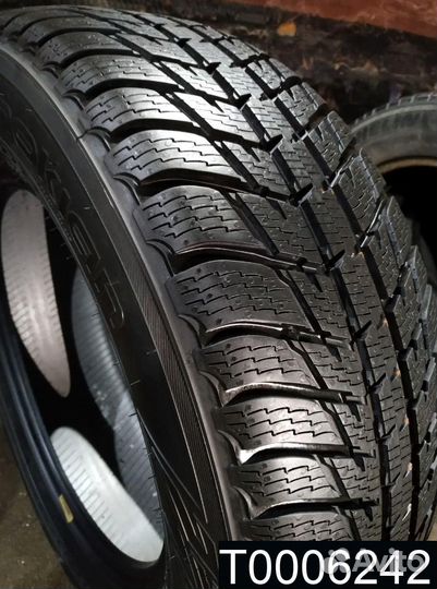 Nokian Tyres WR SUV 3 215/65 R16 96T